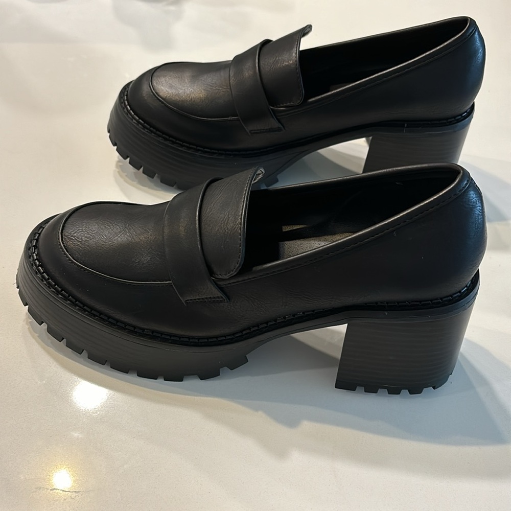 MIA Dalilah Platform Loafer (NWOT)